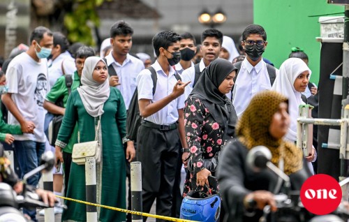 School dharivarun smart watch elhun manaakohfi