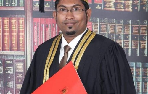 Raahjjeyge furathama firihen narus, narus kamuge thaareekhu badhalukohllumaa eku PHD aa dhimaa ah!