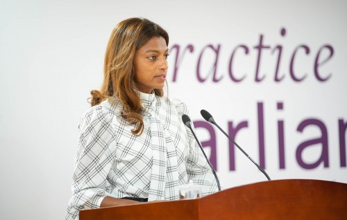 Beynun nuvaa meehaku verikamah nugennanves zuvaanun vote laan nukunnan jehey: Eva