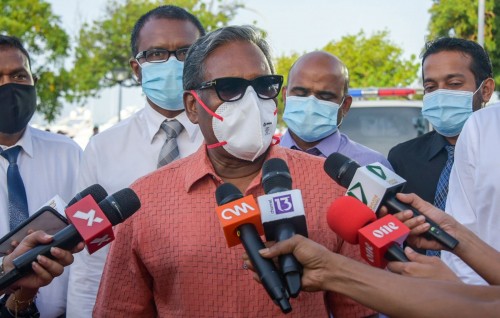 Raees Waheed 1000 rufiya in joorimanaa kohfi