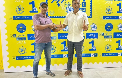Democrats ge Hulhumale dhekunu dhaairaage Raees, MDP ge candidate Shamheedh ah thaaeedhu kuran ninmaifi