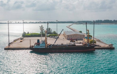 Hithadhoo port ah anna boat faharun mudhaa unload kohdheyne faraatheh hoadhanee