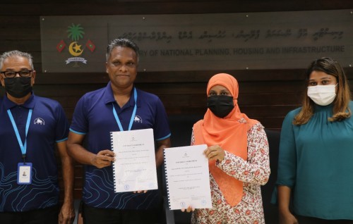Gahdhoo bandharu tharaggee kuran MTCC aa havaalu koffi