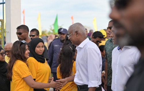 Raees Fuvahmulakah, maruhabaa kiyan nukuiy meehun aa eku airport sarahahdhu othee furifai!
