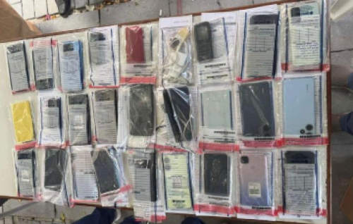 Maafushi jaluge bodu raid eh, 29 phone athulaigenfi