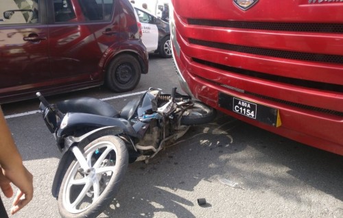 Police: 11 injured in 56 traffic collisions last week