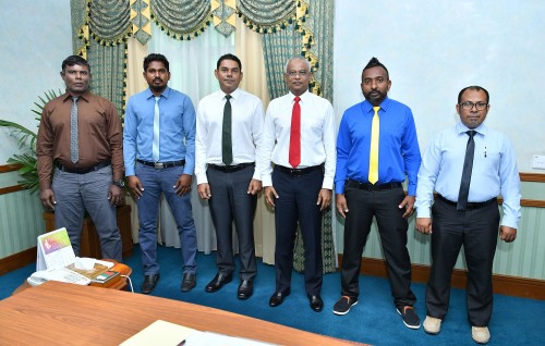 President Solih meets the Members of Kan'doodhoo Island Council