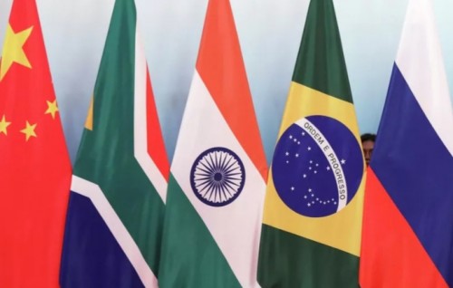 BRICS ge aa faisaa'akee America ge igthisaadhee alhuvethikan koshailaane kathurekeve.