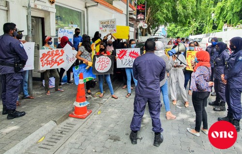 Male' gai firihen kujjakah jinsee goanaa kuri massala eh balanee