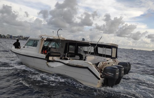 2 launch eh jehi accident eh, 2 meehakah faruvaa dhenee