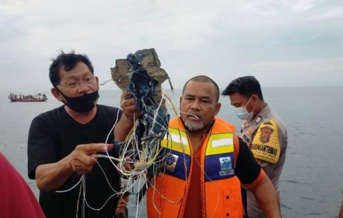 Udumathin vidhaali manzaraa eku fenunee flight eh moodhah vetti govithan : Indonasia ge masverieh