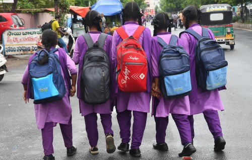 Lanka ge kiyavaakudhinge dhabas lui kurumuge masakkai Education Ministry in fashaifi