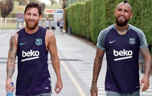 Messi ge vadhaaee message ah Vidal ge thafaathu jawaabeh
