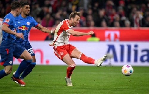 Bayern alun molhuvumuge magah, Kane bunanee ummeedhu kandaa nulaane kamah!