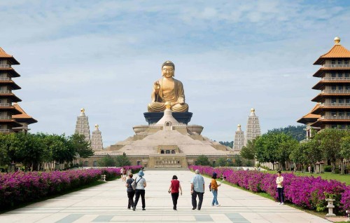 Taiwan to end COVID-19 quarantine for arrivals, welcome back tourists