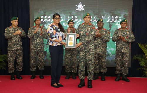Covid ge haalathugai sifain kuri masahkathah haassa medal eh dhenee
