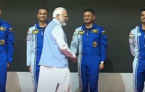 India in anna aharu jahvvah dhaa meehun dhakkaalaifi