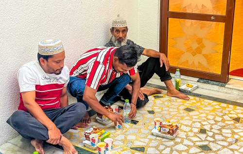 Allied ge Iftar pack behun miskiythakugai kuriah dhanee