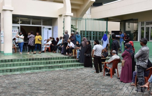 Riyaasee inthihaabugai vote laa meehunge majority siyaasee party thakah!