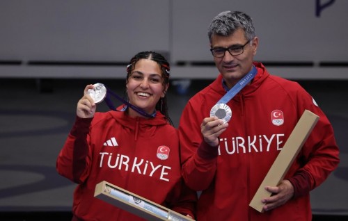 Umurun 51 aharuge Turkey shooter ah samaalukan, Rihi medal negee jeebah aiy jahaalaigen hure