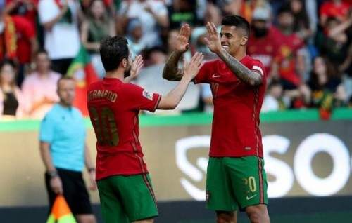 2 vana molhaa eku Portugal kuriyah, Spain ah furathama molhu
