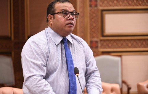 Hassan Latheef ge garaaraa dhekolhah MDP ge red whip: Aslam vidhaalhuvee garaarugai vanee dhogu thuhumathu kamah