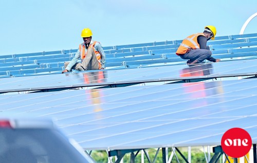 Addu gai 10 megawatt ge floating solar panel eh harukohddheyne bayaku hoadhanee