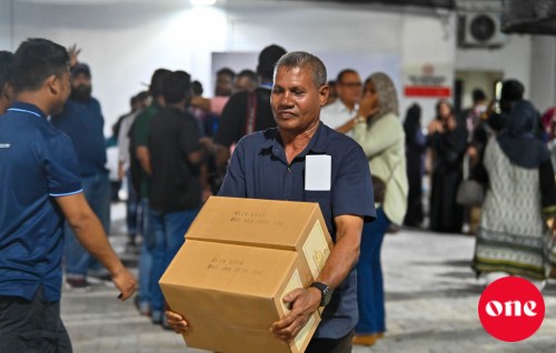 Male' gai roadha hadhiyaa masdhalhu bahan anna honihiru dhuvahu fashanee 