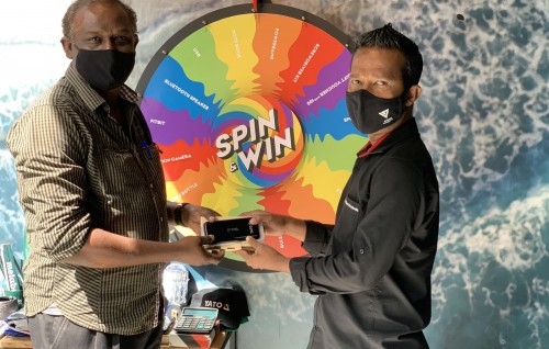 Veligaa hardware aai Blanc ge fihaarathakun viyfaarukohggen 100,000 Rufiyaa ge voucher eh hoadhumuge furusathu