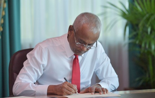 Tax negumun isthisnaa kurumuge ihuthiyaaru Raees ah libidhey bill thasdheegu kurahvvaifi