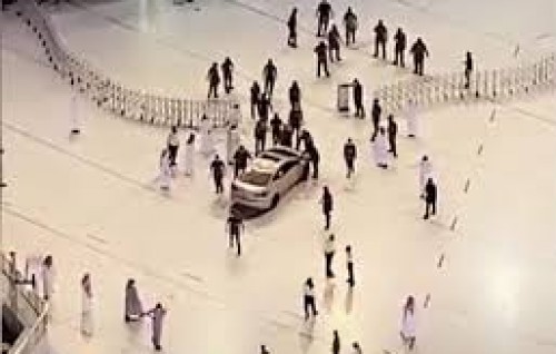 Car eh controll nuvegos Masjid al-Haram ge dhorah mudi araifi