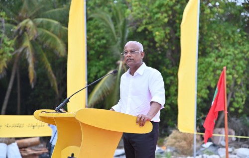 Mi aharu Thoddoo in 200 goathi dhookuraane: Raees