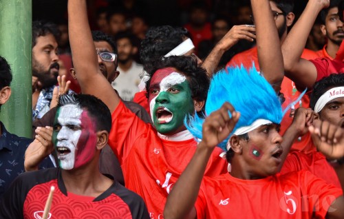 Thayyaaru tha? Supporter inge cycle buru miadhu haveeru, fesheynee maafannu turf kairin