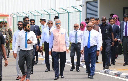 Hanimaadhoo airport tharahgee kurumuge mashroou fettevumah India ge haarijee vazeeru Raajje vadaigenfi