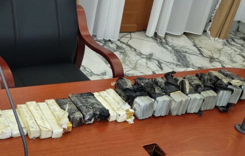 Ranaai gina adhadhehgge dollar aaeku China bayaku Congo gai hayyarukohffi