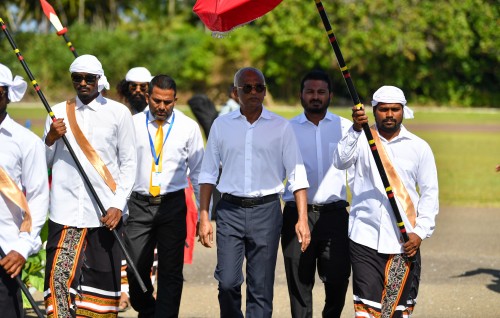 Alhugandu magaamugai dhemihurumugai rayyithunah vashaijehey jazeera dhiriulhumeh hoadhai dhinun noon beynumeh nei: Raees