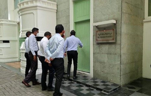 Opposition MPs protest at parliament, goes to President's Office