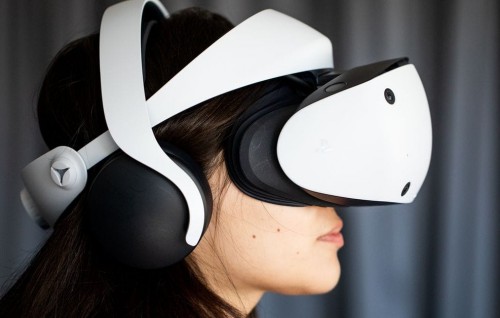 Sony Playstation VAR 2 launch kuran 2 million unit ufahddhanee