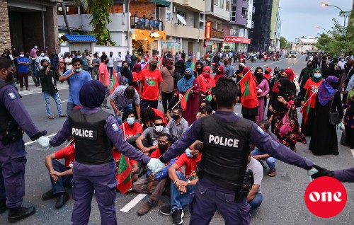 Fulhunnnah hamalaa dhin kamuge thuhumathugai hayyaru kuri dhe meehunves dhookohlaifi