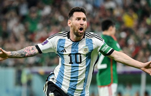 Argentina enburi aisfi, Messi ge vadhaaee World Cup ah dhirun
