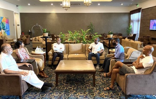 Nurasmee dhathurufulheh gai Raees Nasheed Ingireysi vilaathah