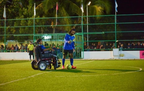 Thangandu FC ge namoonaa: Umurun 14 aharuge Rayyaan furolhulee gondeegai dhandah