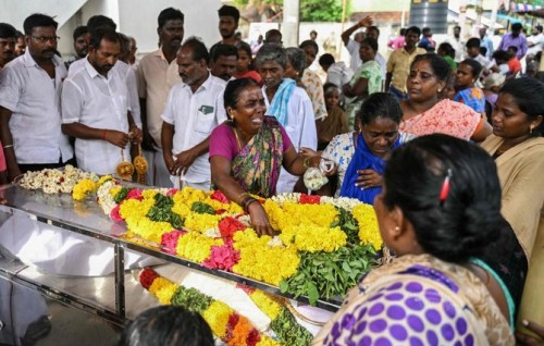 India gai viha banguraa boigen maruvi meehunge adhadhu 50 in macchah