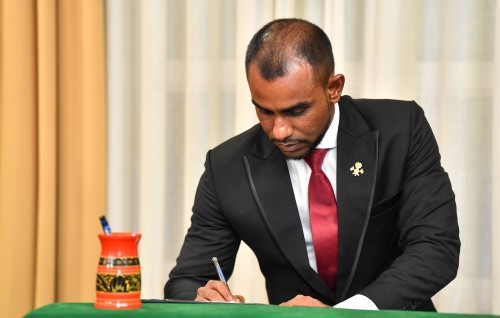 Mi aharu 15 resort hulhuvaane, eyaa eku 1,000 endhu ithuruvaane: Faisal