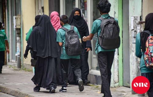 Roadha mahu School thakugai kiyavaidheynee 3 gadi iru