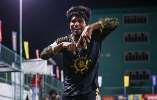 Maarandhoo aai Hoarafushi atoll quarter aa gaathah, Feydhoo aai Foakaidhoo inn feshun rangalhu koffi