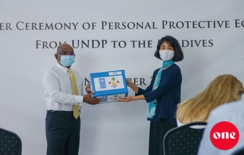 #OnePhoto: UN inn raajje ah gina adhadhehge PPE hadhiyaakurun