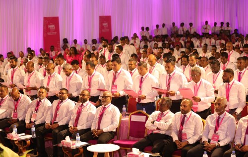 PPM ge ''Hope Conference'' fashaifi, member in vidhaalhuvee Yameen noon candidate aku beynun nuvaa kamah!