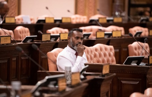 Nasheedge ithubaaru neikamuge mahssala: Iyyege jalsaagai kan hingaidhiyagoiy balaidheyn menbaraku hushahalhaifi