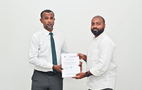 Tom form hushahalhuvvaifi, Naib ge magaamah Imma aai Kokky